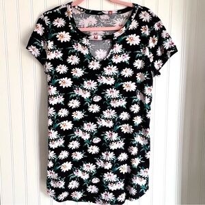 Black and White Floral Top Daisies Large Keyhole Window Stretchy Girly Cute